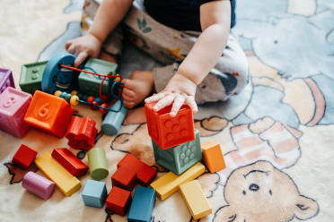 Решаващата роля на играта в ранното детско развитие (0-3 години)